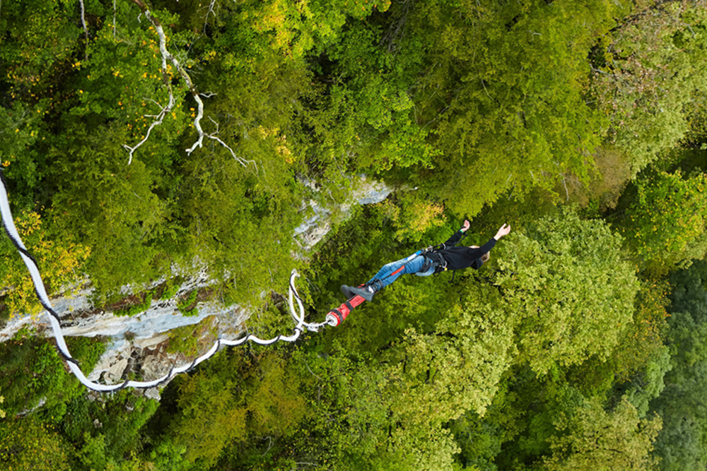 saut élastique réception sous le viaduc du plô